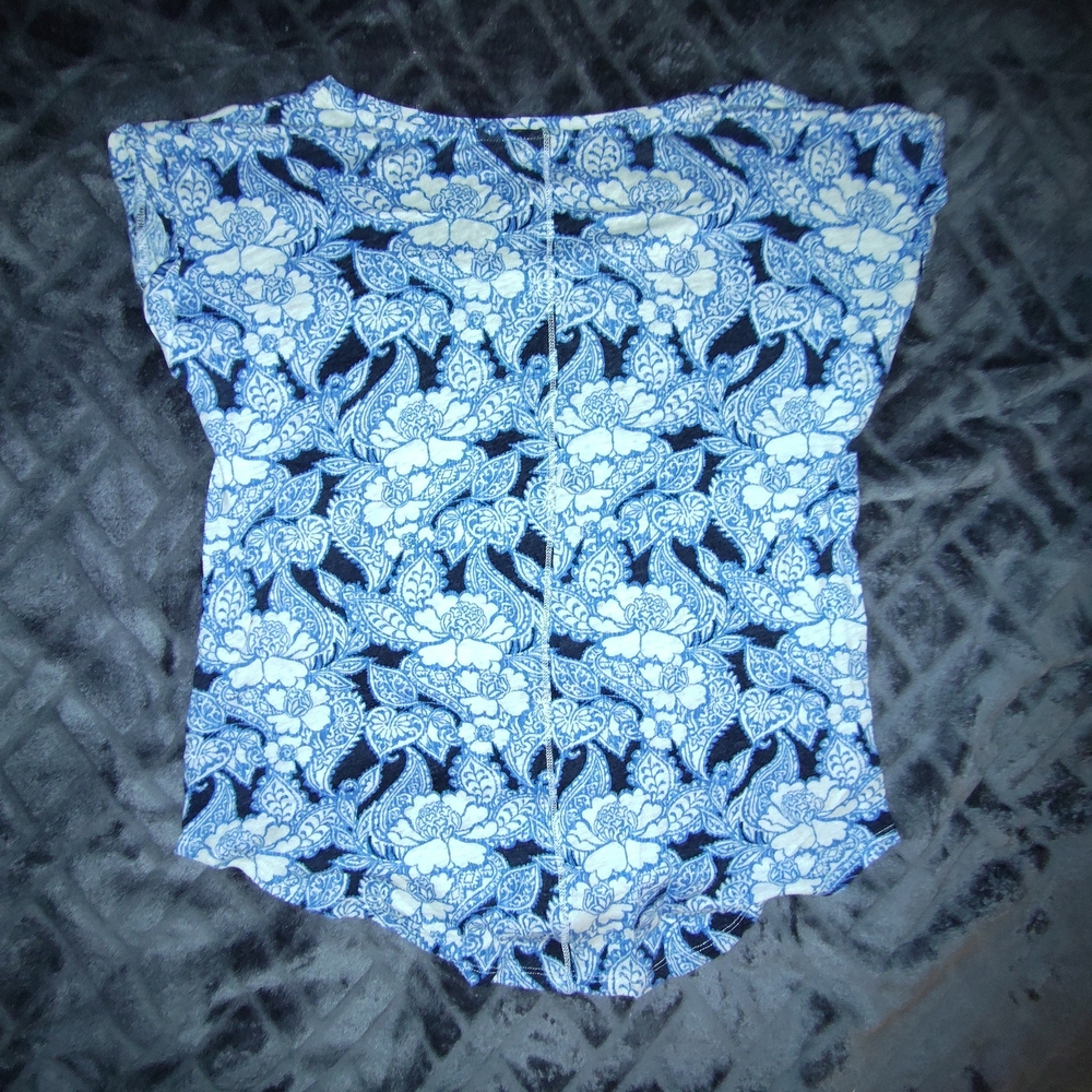 LOFT Blue and White Floral Short Sleeve Top - Picture 2 of 2